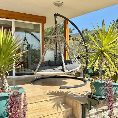 Big With Pool In מרמריס