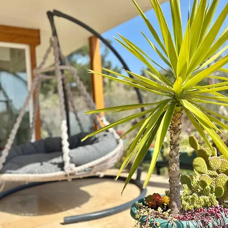 Big With Pool In וילה