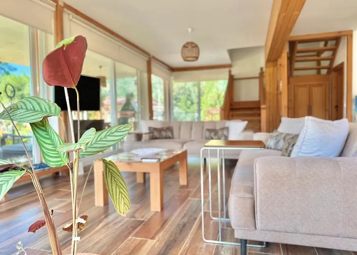 Lueks Villa Kaktues Oezel Havuz, Sauna & Jakuzi & Kano Μαρμαρίς