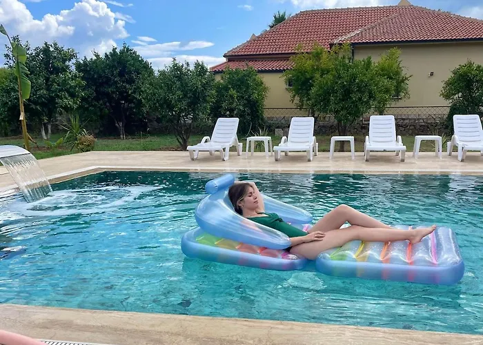 Lueks Villa Kaktues Oezel Havuz, Sauna & Jakuzi & Kano Βίλα Μαρμαρίς