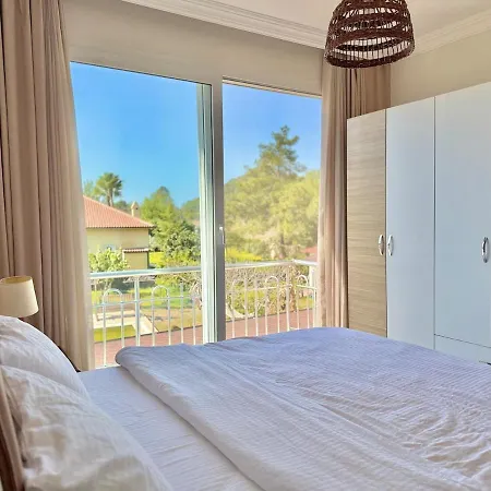 Big With Pool In * Μαρμαρίς