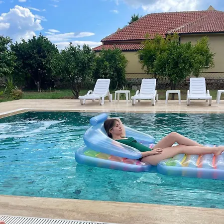 Lueks Kaktues Oezel Havuz, Sauna & Jakuzi & Kano Villa Marmaris