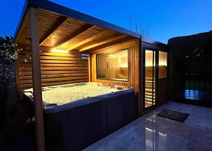 Lüks Villa Kaktüs Özel Havuz, Sauna&Jakuzi&Kano