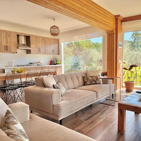 Big With Pool In Villa