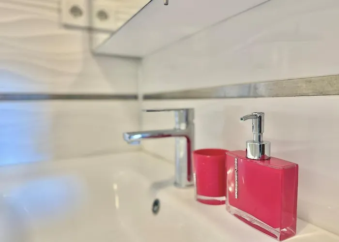 Lueks Kaktues Oezel Havuz, Sauna & Jakuzi & Kano